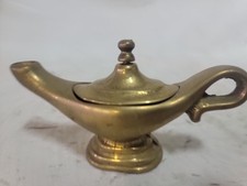 Ancienne lampe à huile oriental en bronze massif style Aladdin, Objet antique