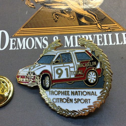Pin folies demons et - pin's, *