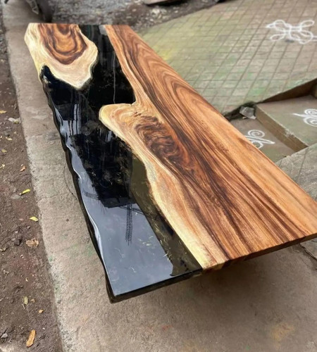 Live edge epoxy wood - edge, resin