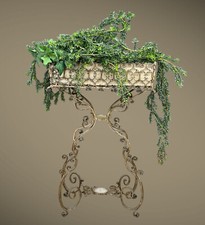 JARDINIÈRE SUR PIEDS EN FER FORGÉ AVEC SON BAC EN ZINC ÉPOQUE NAPOLEON III