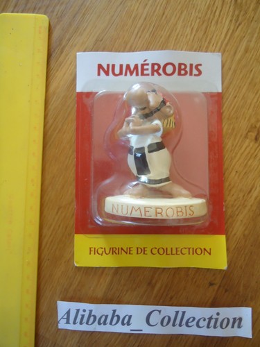 Figurine numerobis atlas - **,