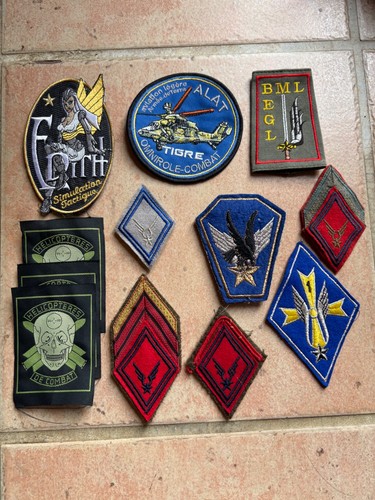 359q lot insignes alat - 12,