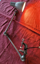 VINTAGE LAMPE A ETAU INDUSTRIELLE/ BIJOUTIER/ARCHITECTE A DEUX BRAS 75 CM