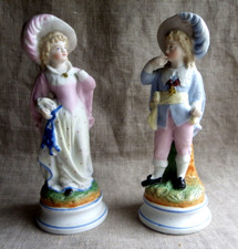COUPLE DE STATUETTES, FIGURINES EN BISCUIT DE PORCELAINE - MAUGER ET FILS - XIXè