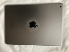 Apple iPad Air Modèle A1474.    32 Go Wi-Fi Tablette - Gris Sidéral