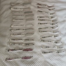 12 Fourchettes 12 Couteaux