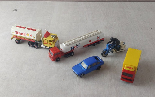 Lot anciens camions - lot, camions,