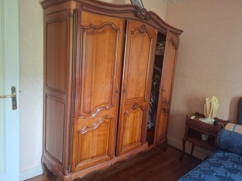 Armoire merisier - en,