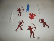 figurines publicitaires LA ROCHE AUX FEES