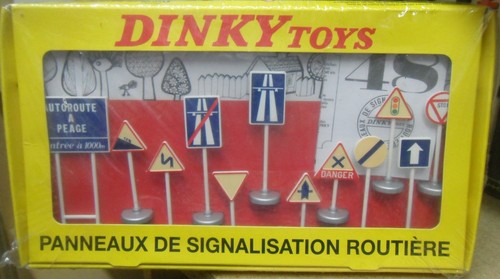 Coffret neuf panneaux de - 12,