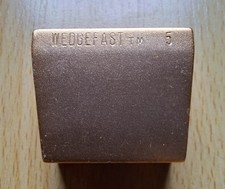 Coinceur CAMPBELL "Wedgefast"