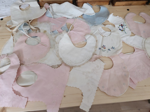 Lot bavoirs anciens bebe - lot,
