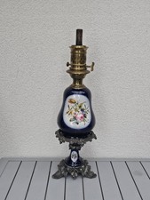 Ancienne Lampe à Pétrole en Porcelaine Bayeux ? 