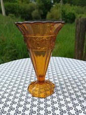 Vase forme tulipe en verre