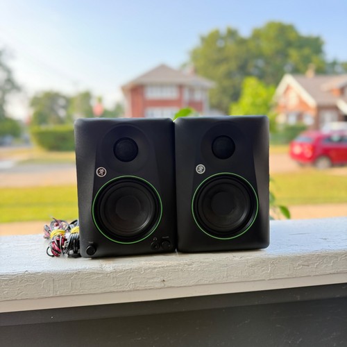 Mackie cr4 powered studio - powered,
