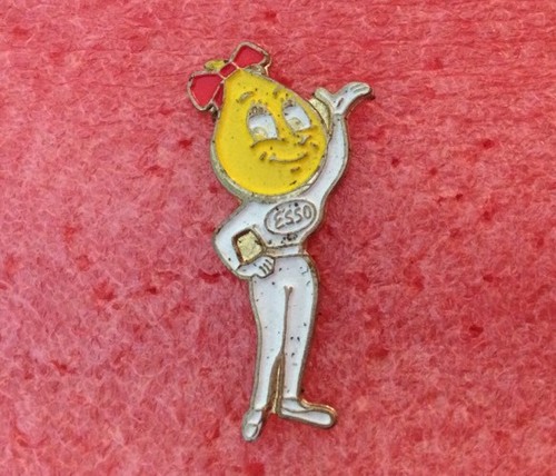 T24 pins personnage - pins, esso