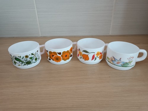 Tasses arcopal années 70 - tasses,