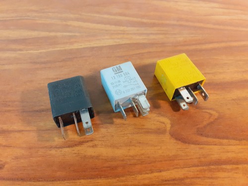 Lot relais 20a gm - 12, /