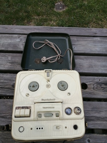 Magnétophone bande - à,
