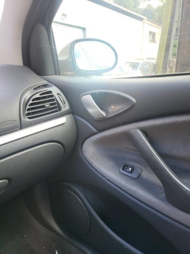 Poignee interieur avant droit