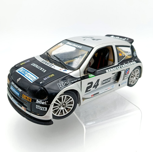 Universal hobbies renault - 1/18,