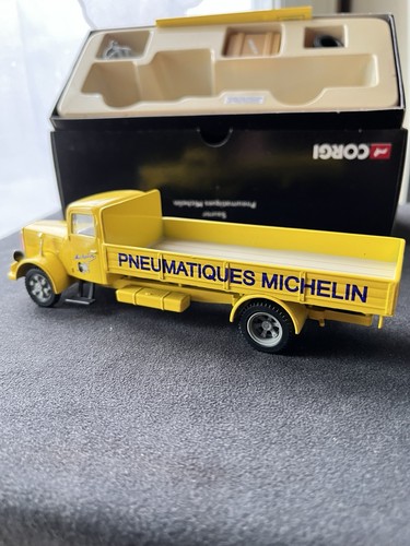 Miniature corgi 74502 - corgi,