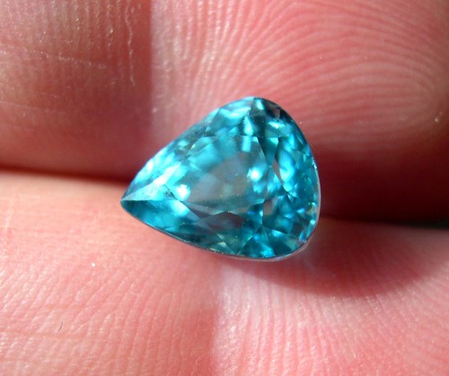 Zircon naturel bleu - 6,55, cts