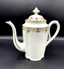 Ancienne cafetière, verseuse en porcelaine avec motifs floraux et dorures