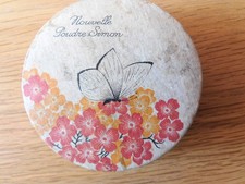 ancien poudrier "nouvelle