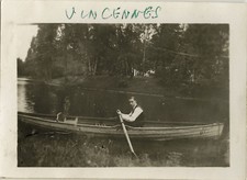 PHOTO ANCIENNE - VINTAGE SNAPSHOT - BARQUE BATEAU RAMER RAMEUR CANOË VINCENNES