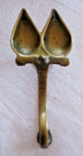 Lampe à huile rituelle de temple hindou bronze 18 / 19e patine d'origine  2 becs