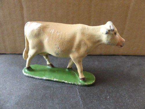 Figurine quiralu ferme - la,