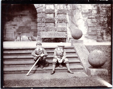 Angleterre, Patshull park, jeunes enfants avec une batte de baseball Vintage sil