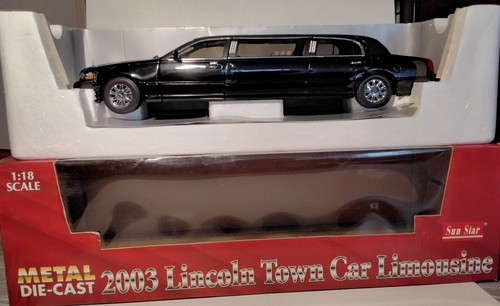 Lincoln town car - car, limousine