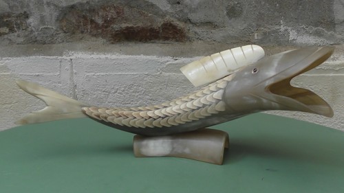 Sculpture poisson corne sur - poisson, en