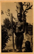 PC ETHNIC NUDES SENEGAL PILEUSE DE MIL WEST AFRICA (a62267)