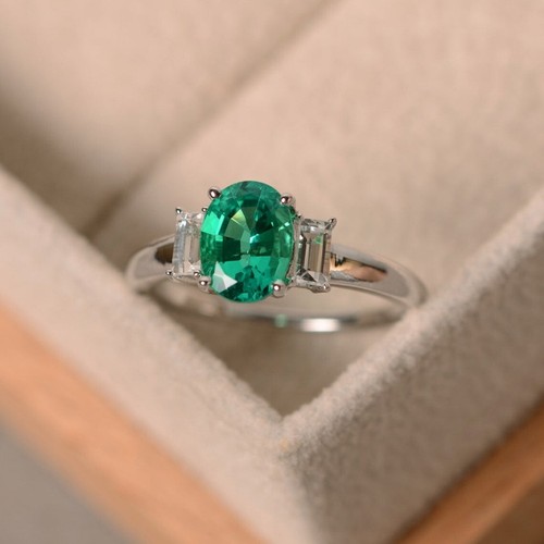 Natural emerald - 2.70,