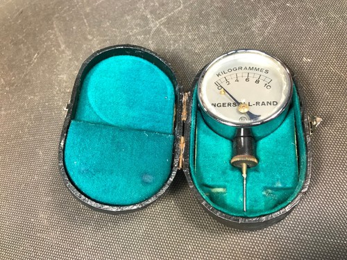 Ancien manomètre pour mesure