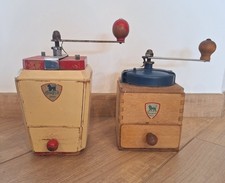 2 MOULINS A CAFE PEUGEOT EX ET RIC LOGO COFFEE MILL GRINDER DECO CUISINE GITE
