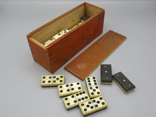 Coffret jeu dominos - de,