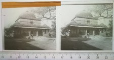 UM03 Plaque verre stéréo positif BE circa 1900 Inde maison coloniale animée