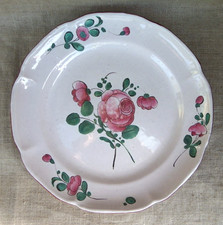 ASSIETTE EN FAÏENCE DE L'EST