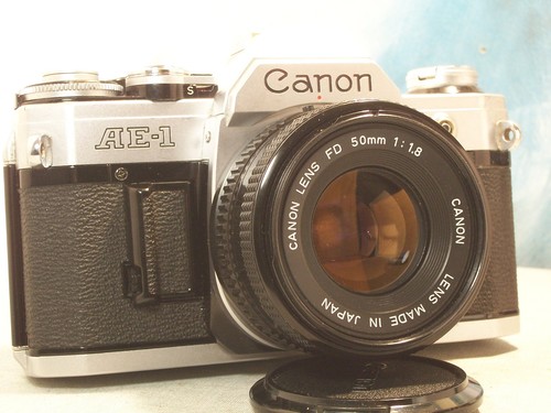 Canon avec objectif - ,