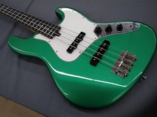 Guitare basse électrique