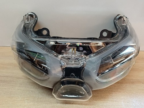 Une optique feu phare avant - une,