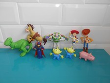 18.5.6.1 Lot 9 Figurines TOY