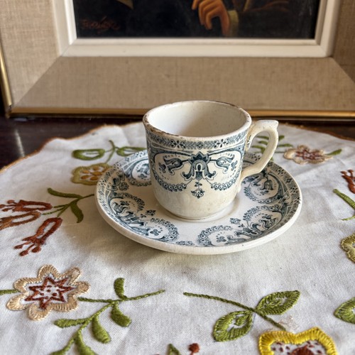 Tasse sous terre de - tasse,