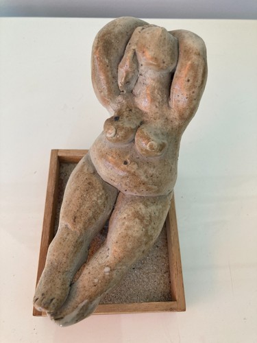 Sculpture femme nue bain - nue,