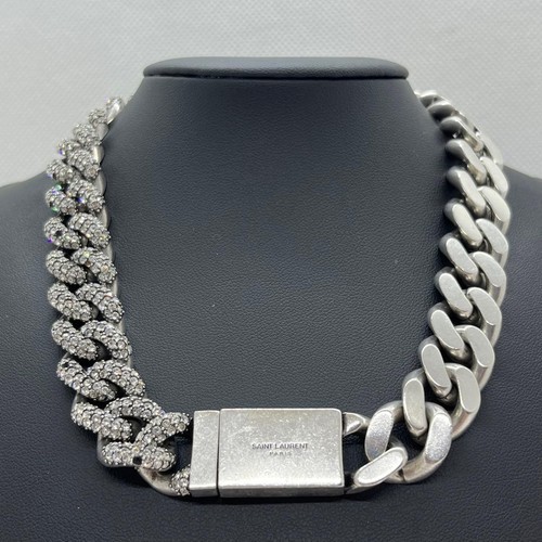 Excellent collier ras - , cou