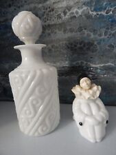 Flacon à parfum en opaline blanche ancien avec un flacon avon pierrot opaline